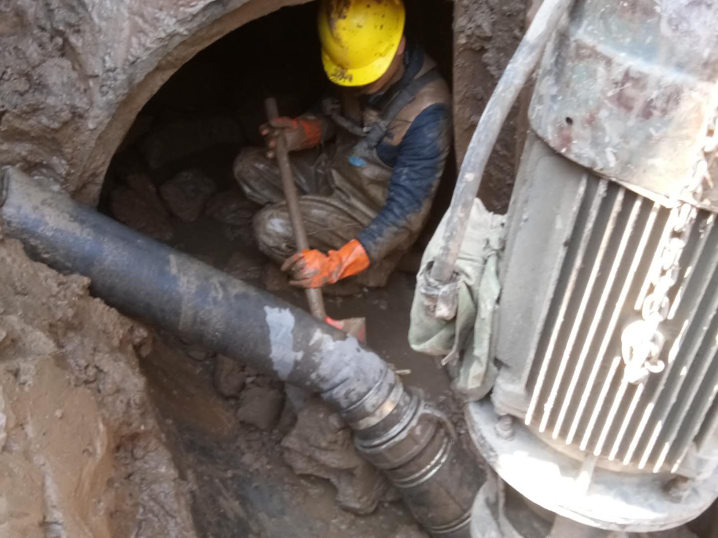 泰丰办事处管道清淤