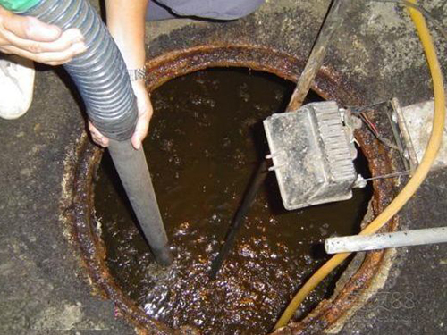 泰丰办事处隔油池清理