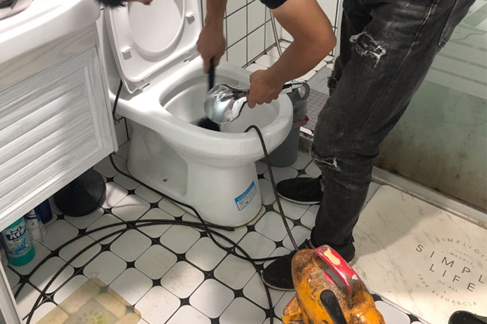 泰丰办事处马桶堵塞自己疏通还是找师傅?专业上门服务让你省时更省心